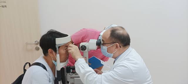 手术人工鼻是什么杨为中教授的故事：这位眼科主任，家族6位病人追随他20年_https://www.jmylbn.com_新闻资讯_第2张