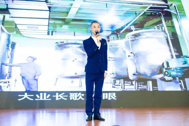 制剂中心苏志航带来院歌独唱