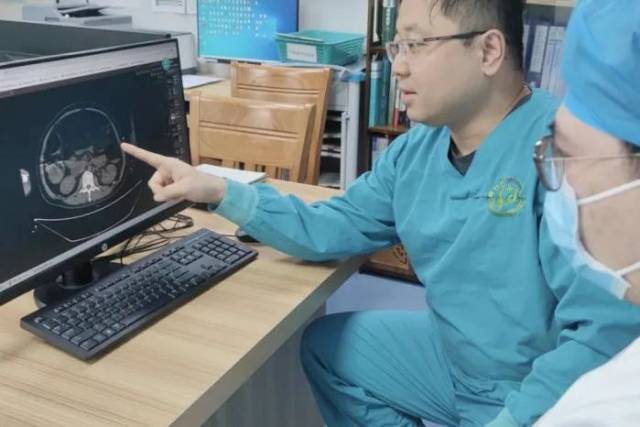 吴智鑫阅片