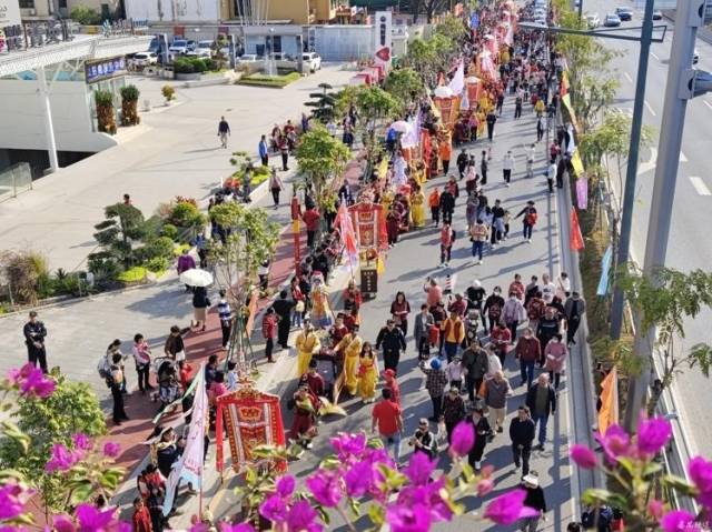 万人空巷赏飘色！番禺南村镇员岗飘色巡游热闹非凡