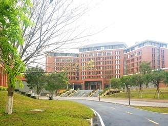 在南院，不小心拍到了“语文课本封面”！