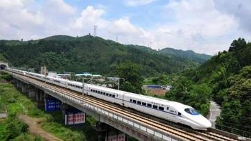 梅汕铁路打开粤东新大门，驶入广州朋友圈，经济发展提速换挡