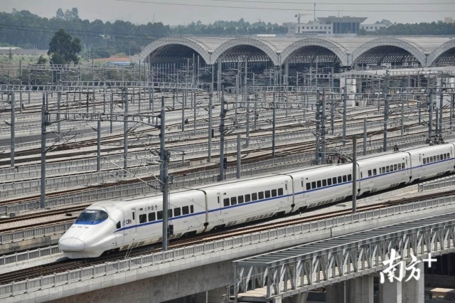 佛山西站。南方日报记者戴嘉信摄 佛山西站。南方日报记者戴嘉信摄