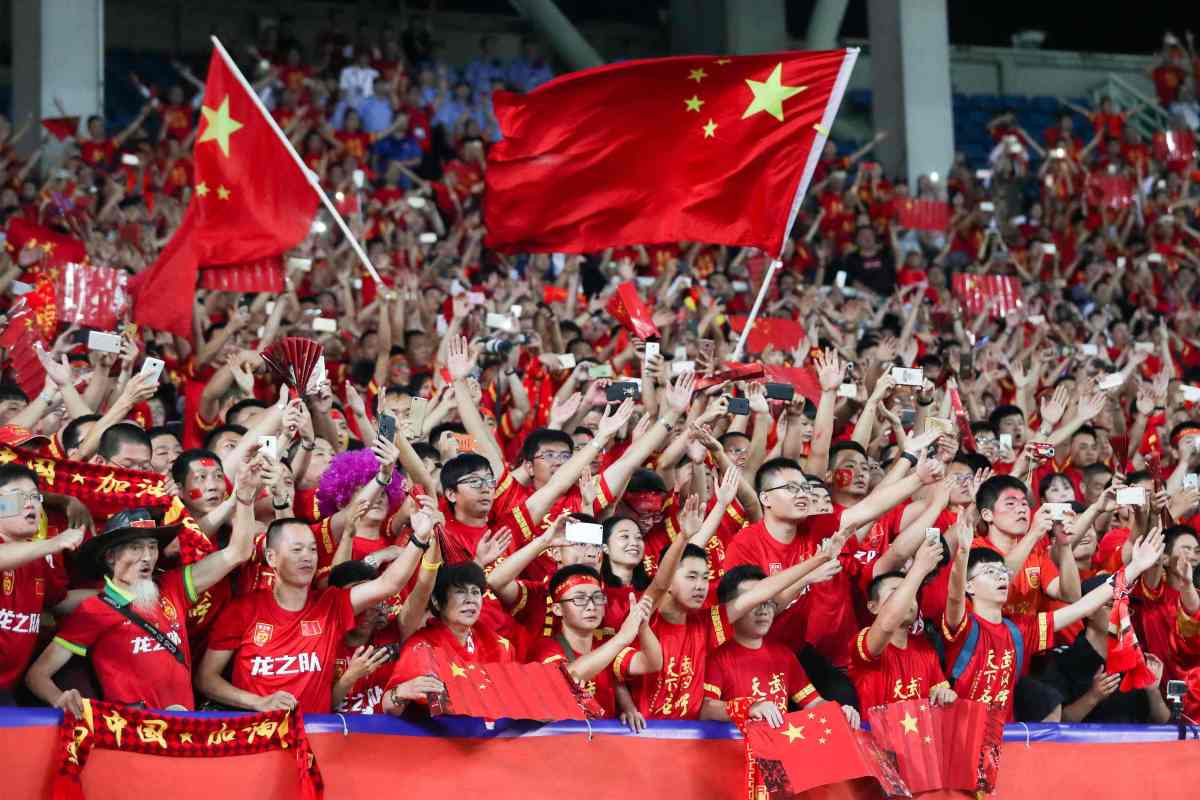 全场中国球迷为中国队呐喊助威