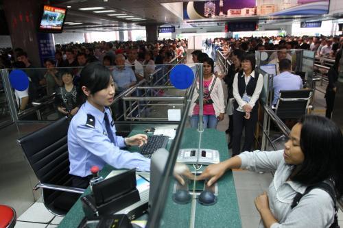 港澳居民注意!持回鄉證可在高鐵站點自助機上購票和取票