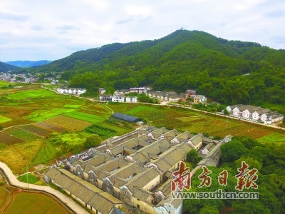 梅县新农村建设力求一村一特色，图为着力挖掘丰富客家文化，打造美丽乡村示范点的南口镇侨乡村。何森垚 摄