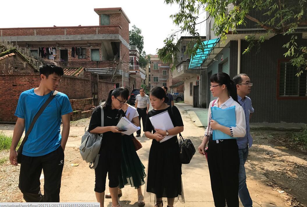 三水区地方志办公室工作人员在三水区大塘镇永平村委会新村开展普查工作。 三水区地方志办公室工作人员在三水区大塘镇永平村委会新村开展普查工作。