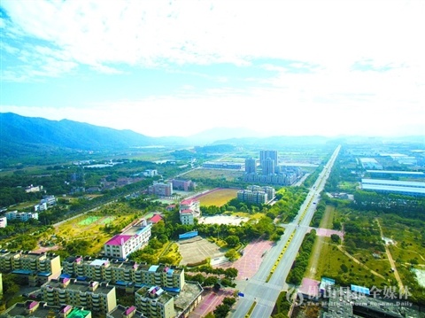 环境优美的三水区南山镇城区。佛山日报记者陈浩森摄