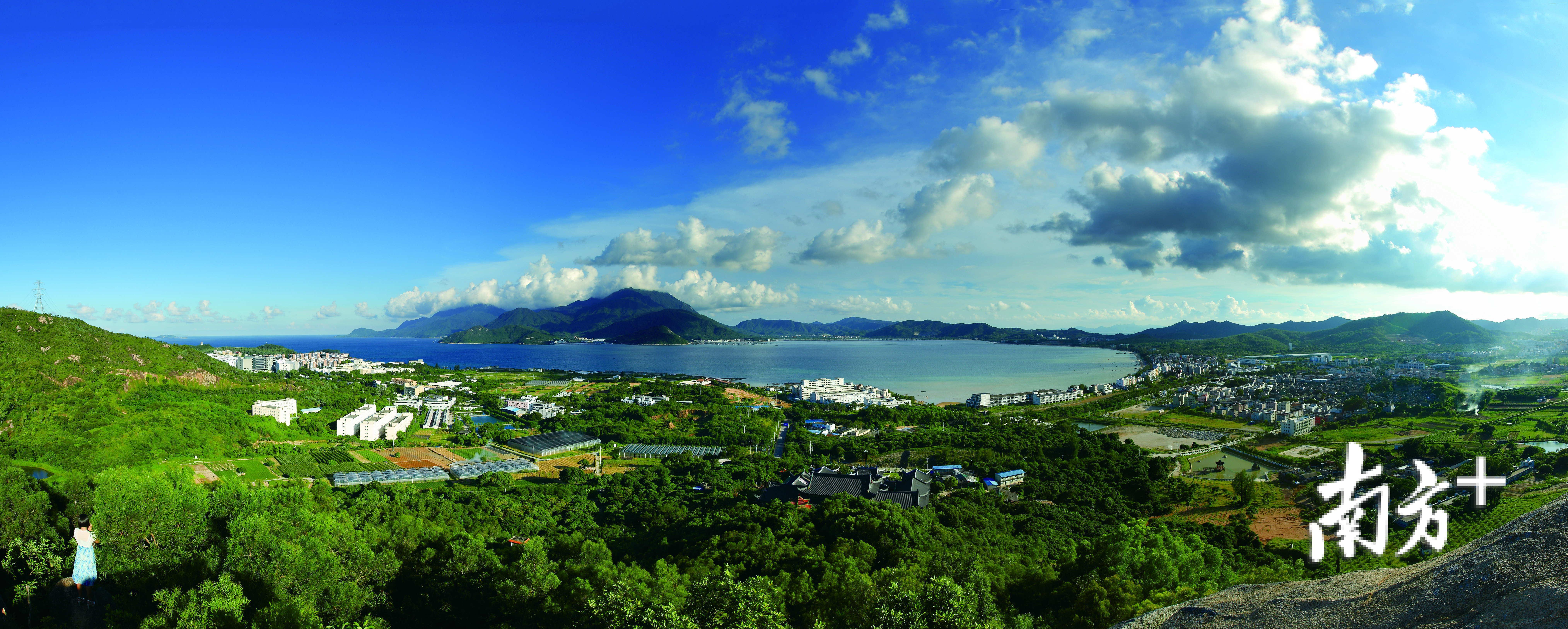 深圳市西涌海岸位于深圳市大鹏半岛最南端,东临大亚湾,西接大鹏湾