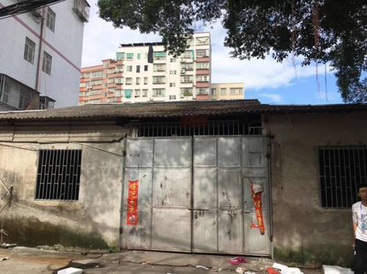 图为埠顶健身广场改造前 资料图片