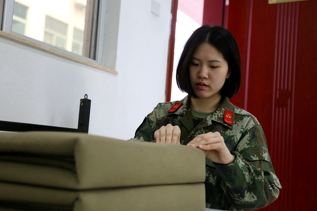 边防女武警图片