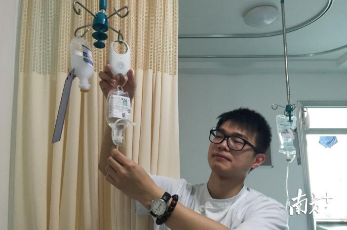 输液“神器”自动报警，护士主动换药。