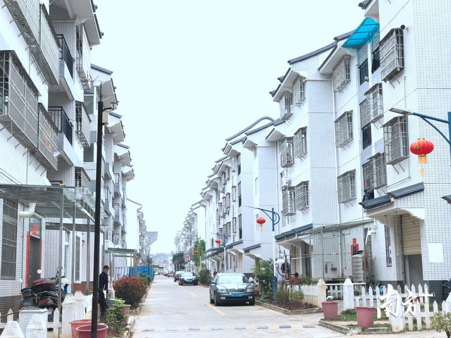 图为靓丽整洁的赤水新村。潘俊宇 摄 图为靓丽整洁的赤水新村。潘俊宇 摄