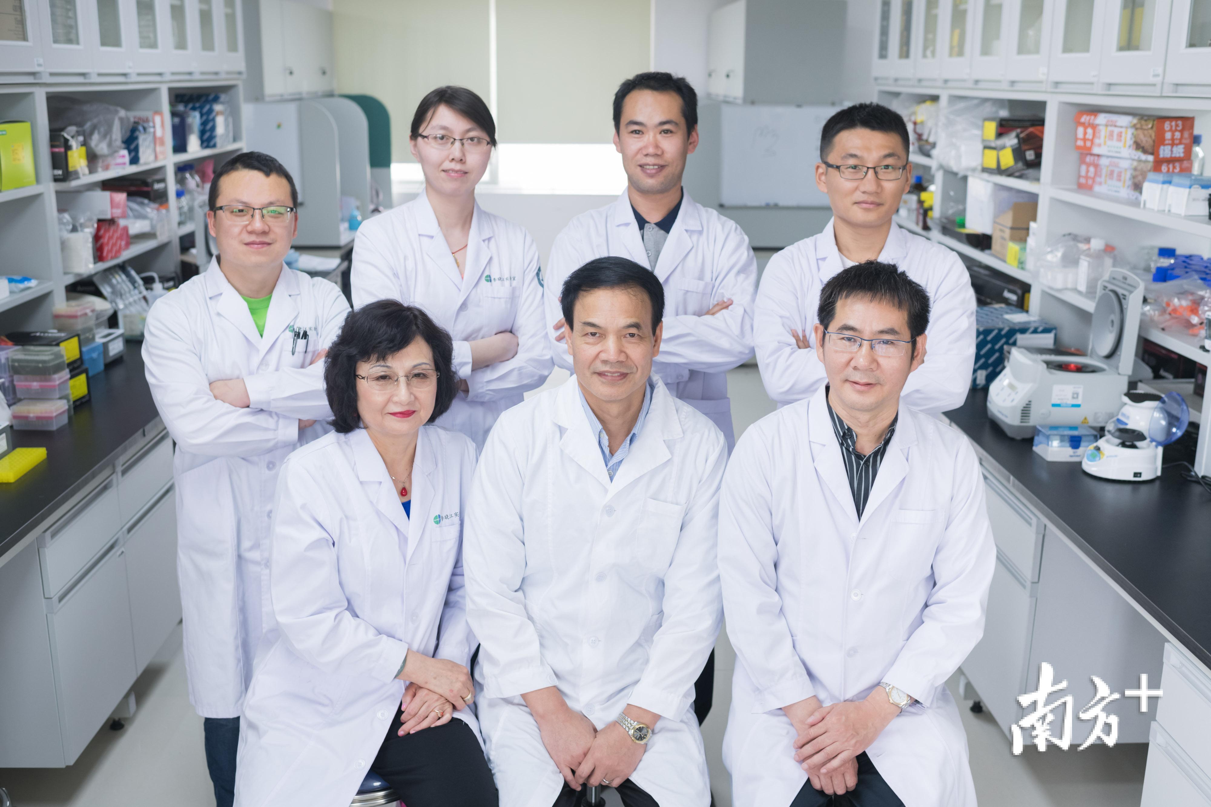 研究团队合影。 研究团队合影。