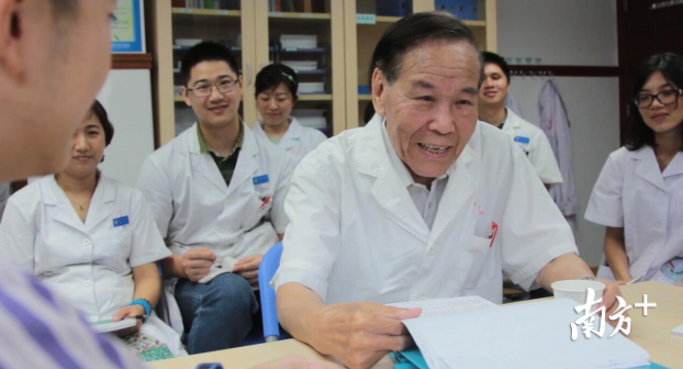 沈其杰主持召开疑难病例讨论会(中) 沈其杰主持召开疑难病例讨论会(中)