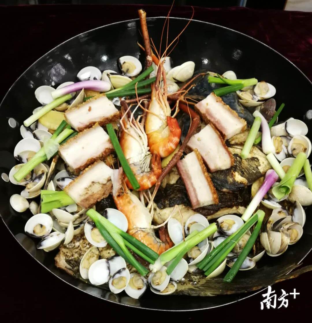 鱼塘公焖大鱼。