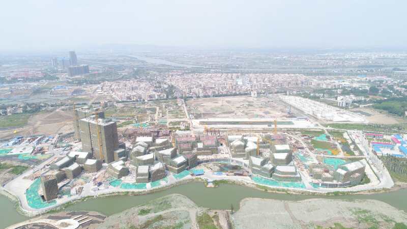 欢乐海岸主题商业区建设已完成60% 。顺德华侨城项目供图