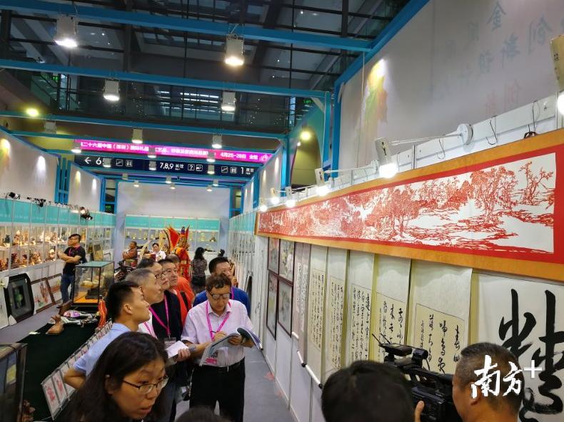 《清明上河图》长卷亮相工艺品创新设计大赛