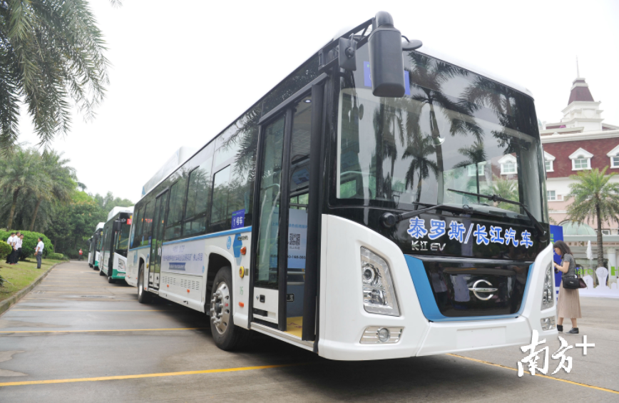 参与项目运行的氢燃料电池客车。戴嘉信 摄