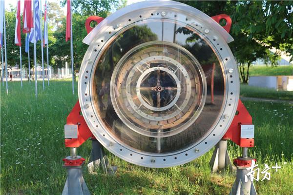 中心内的设备模型。