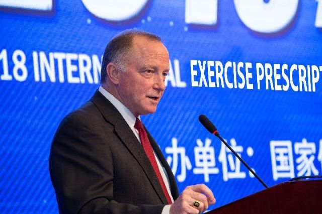 ↑美国运动医学会主席瓦尔特·汤普森