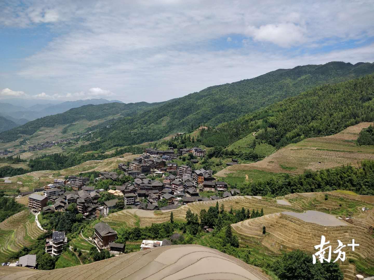 位于桂林市龙胜县的龙脊梯田，至今已有2300年历史，被誉为世界梯田原乡。南方日报记者 赵越 摄