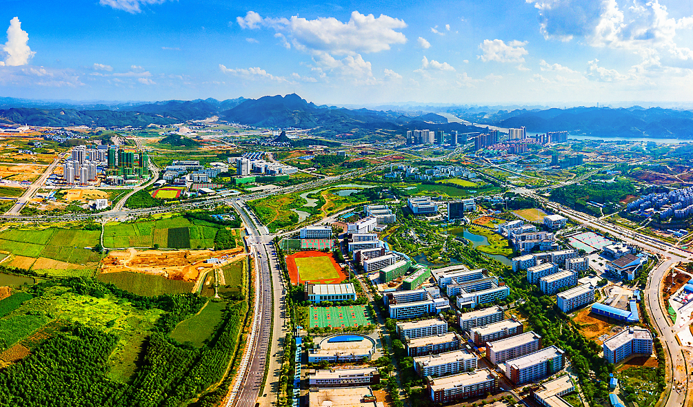 图为广西工业重镇柳州。柳东新区供图