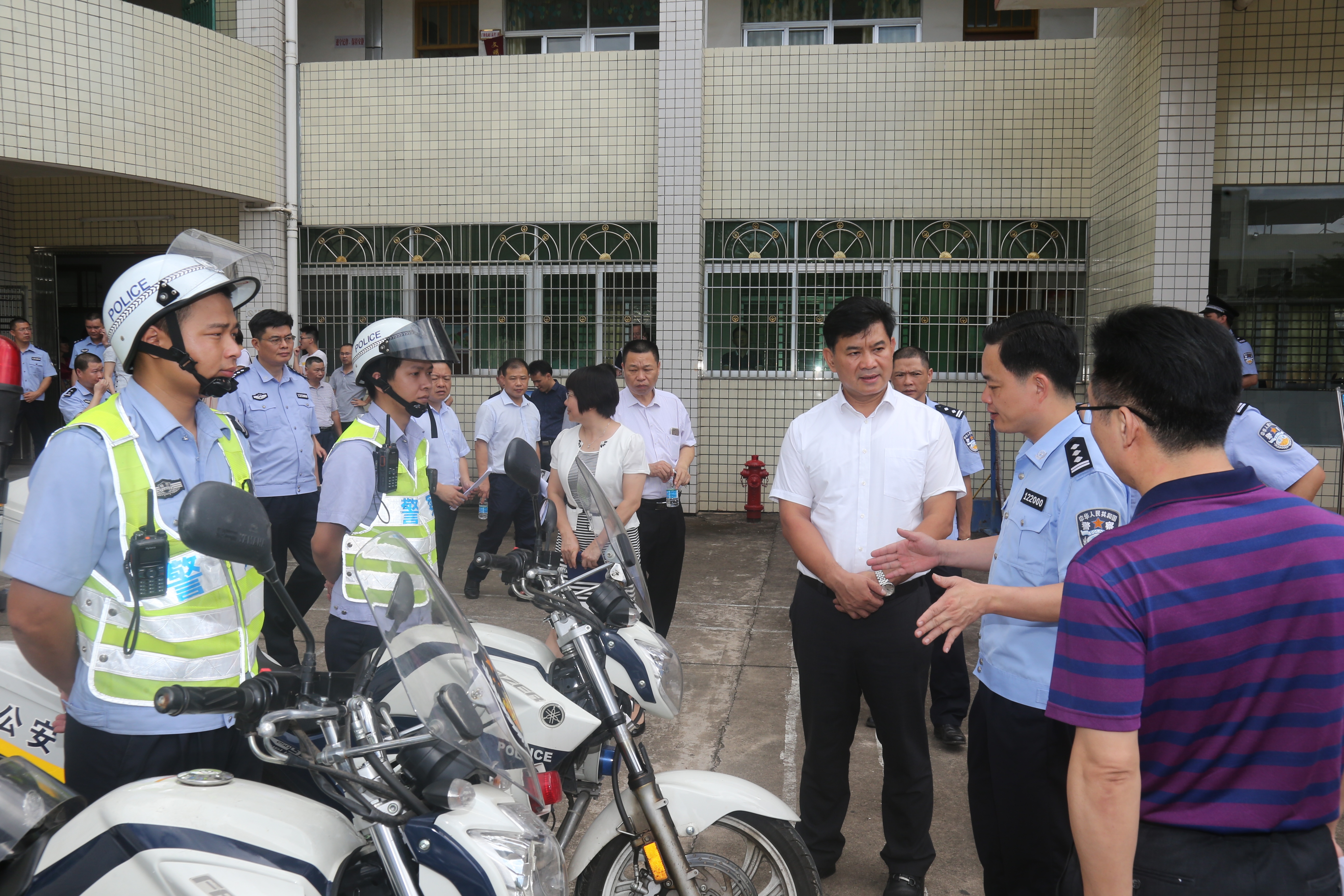 钟光灵号召广大师生、各界群众积极参与禁毒行动。