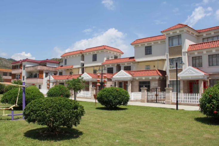 作为温氏集团最初的发祥地，云浮新兴县簕竹镇石头冲村的美丽乡村建设走出了自己的独特道路，形成了绿色发展的别样风景。网络图片