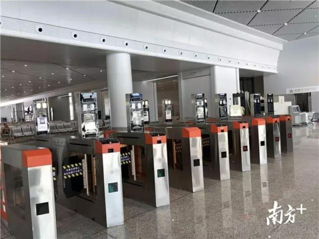 阳江高铁站候车大厅。 阳江高铁站候车大厅。