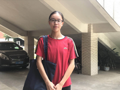 南海实验中学英语满分考生韦芷含。 南海实验中学英语满分考生韦芷含。