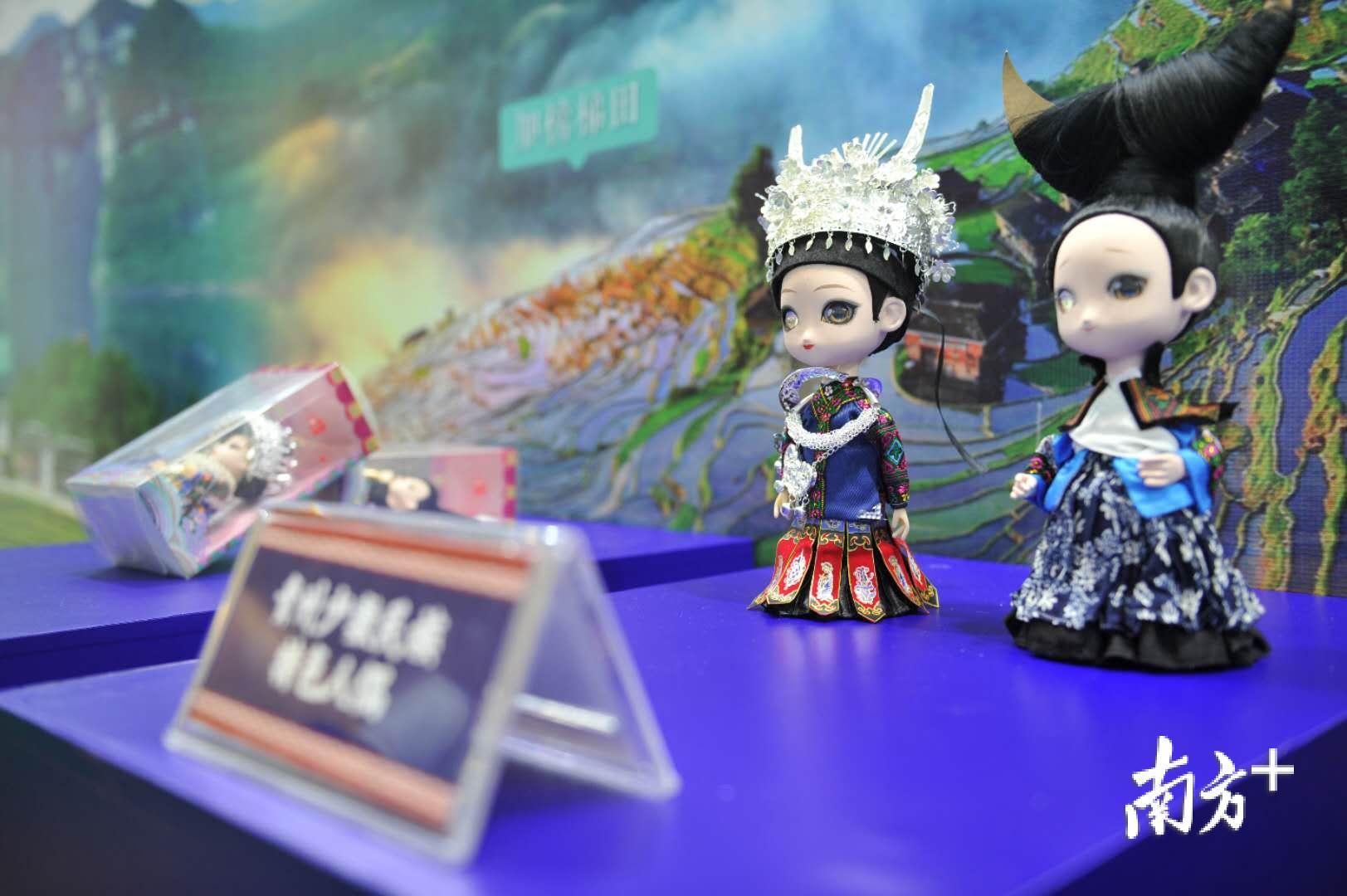 各市(州)同时展出了当地特色手工艺品、文创商品、民族工艺品等。戴嘉信 摄 各市(州)同时展出了当地特色手工艺品、文创商品、民族工艺品等。戴嘉信 摄