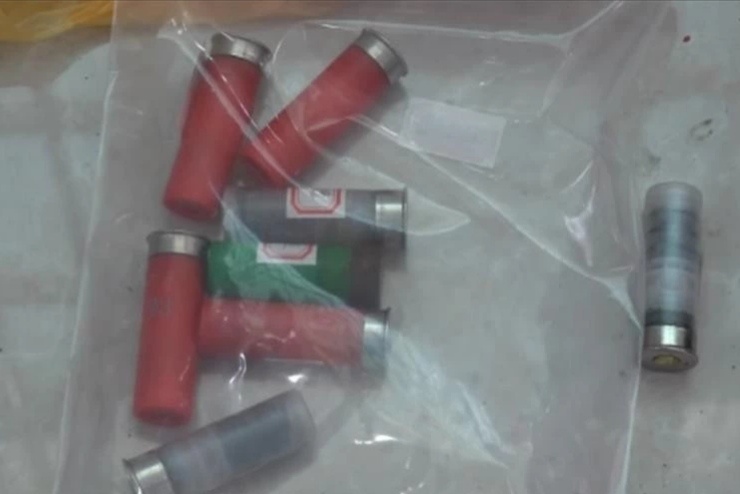 缴获的猎枪子弹。