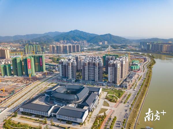 芹洋半岛鸟瞰图。（南方日报记者 何森垚 摄）