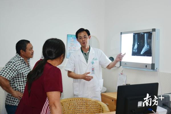 骨科医生廖瑛扬。