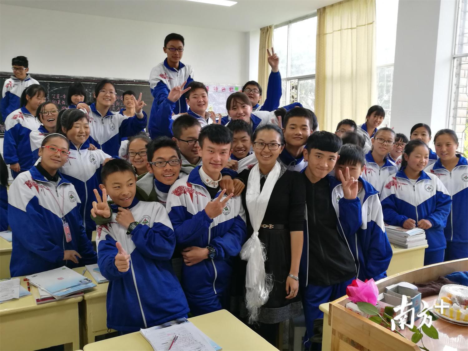 图为2016年去西藏服务的志愿者张陆琪