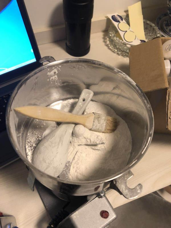 制假现场的生产工具。佛山公安供图 制假现场的生产工具。佛山公安供图