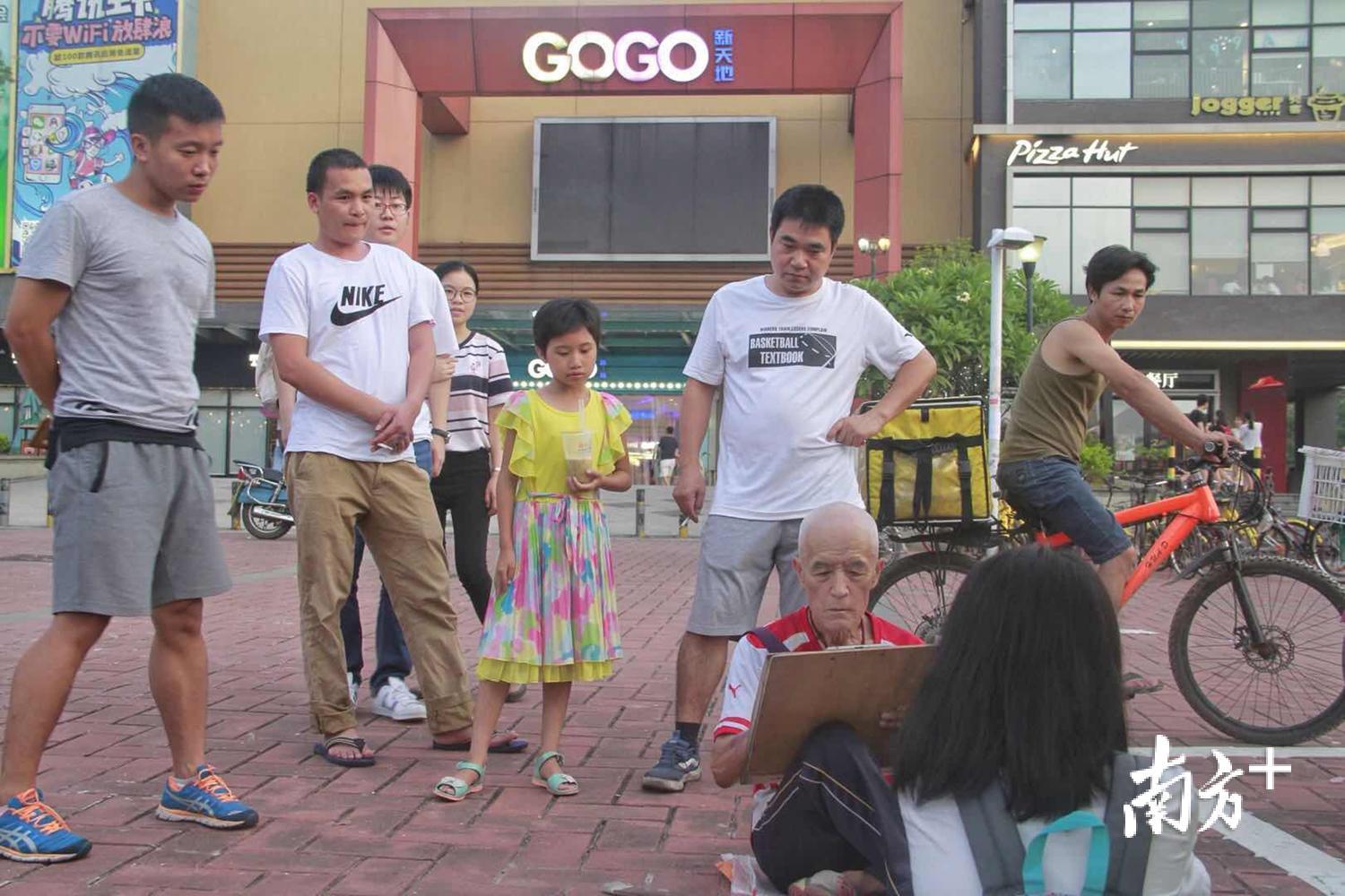 广州街头画家李世琏