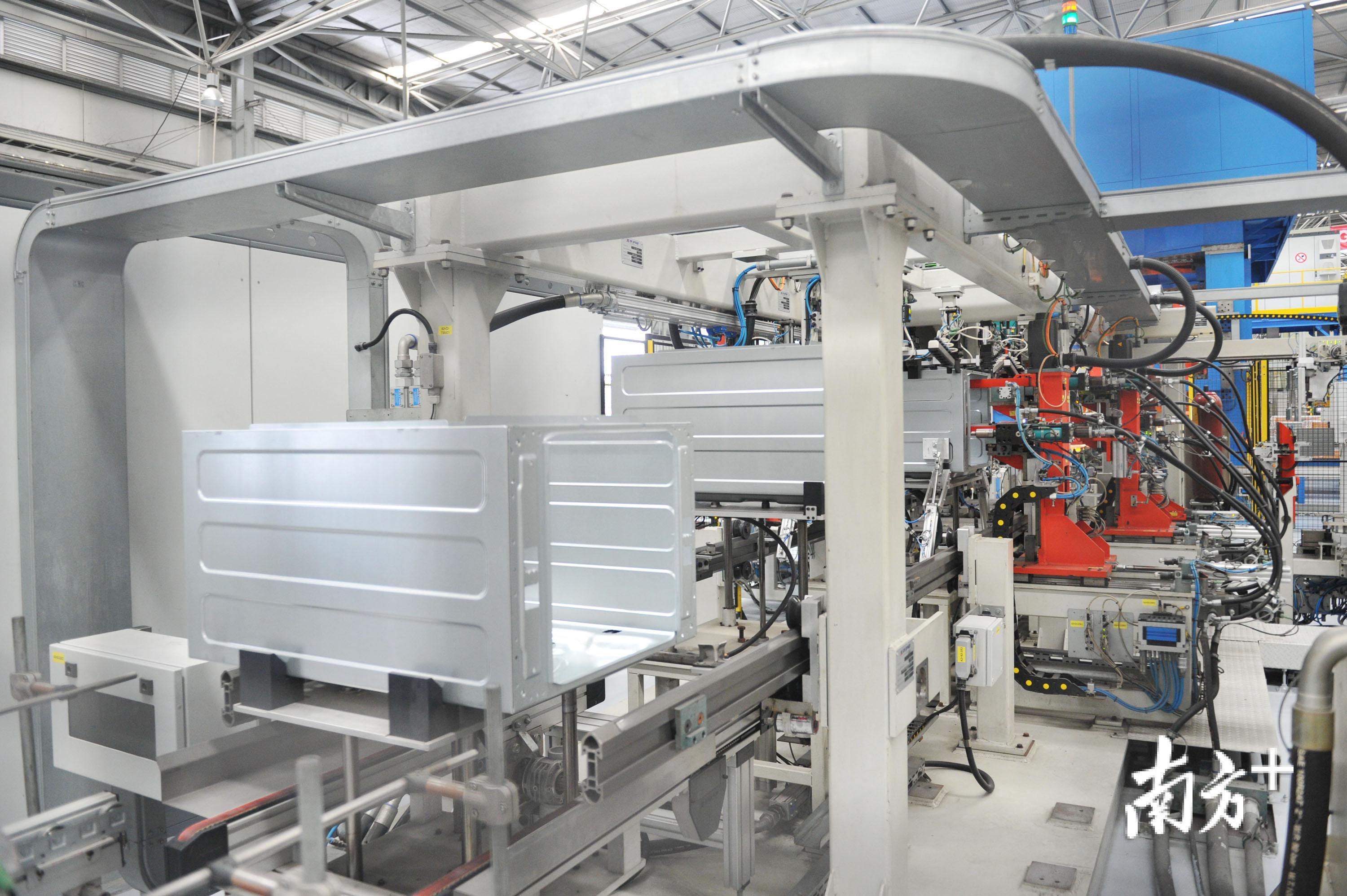 格兰仕自动化生产车间。南方日报记者 戴嘉信 摄