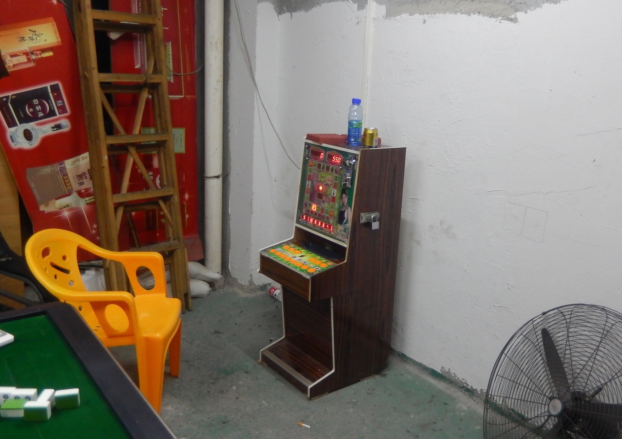 视频| 为500元租金，梅城一士多店老板把自己送进拘留所_南方plus_南方+