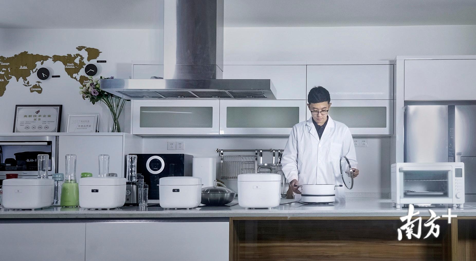 经过18个月研发、3万多次试验，煮了20吨大米，米家压力IH电饭煲于2016年3月29日与米家品牌同步问世。纯米科技供图