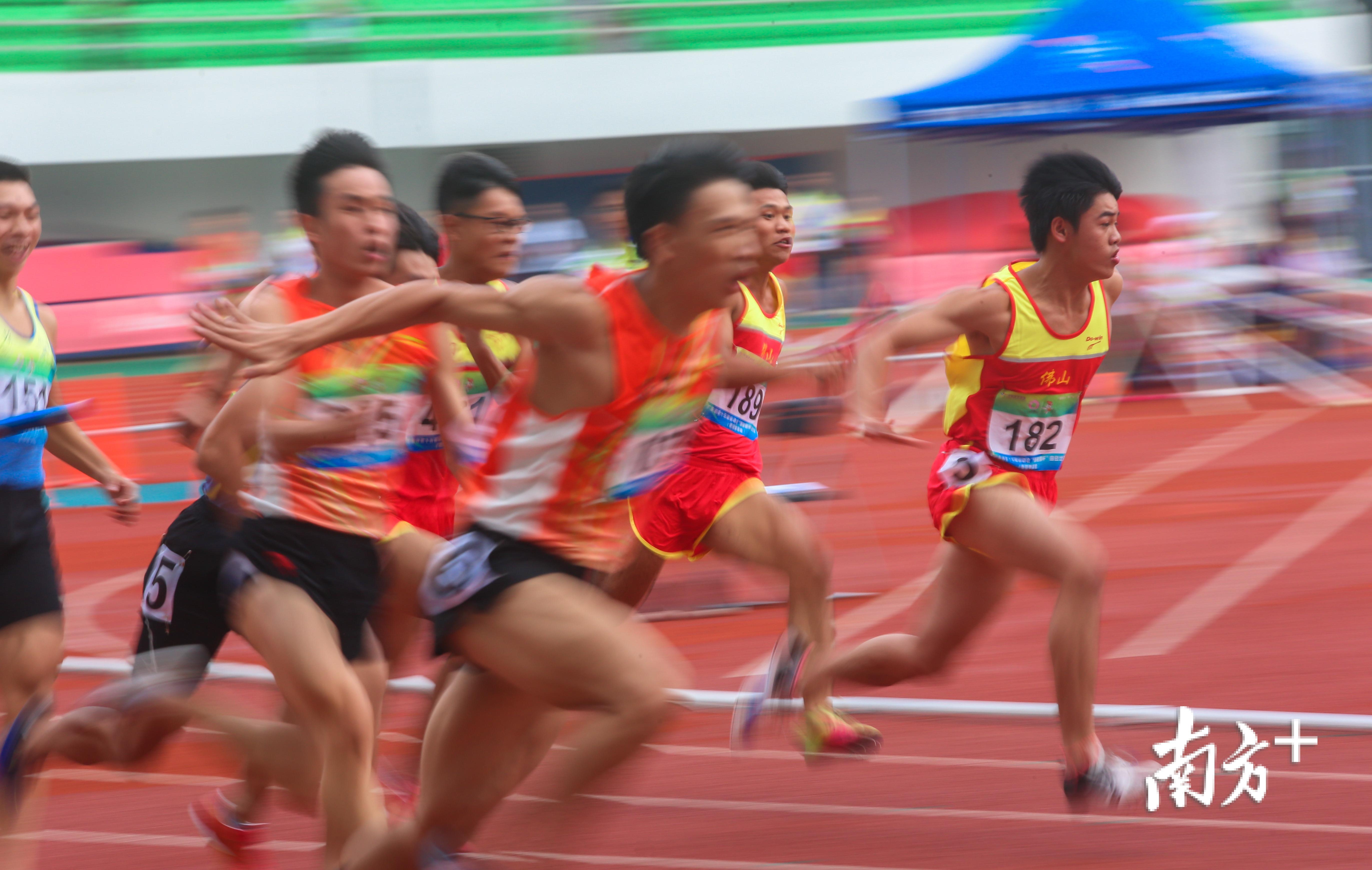 8月14日，省运会田径项目在肇庆体育中心体育场隆重开赛。广州队表现神勇，收获男子少年甲组和乙组100米决赛冠军，在比赛首日即跑出双“百米飞人”，实现了开门红。