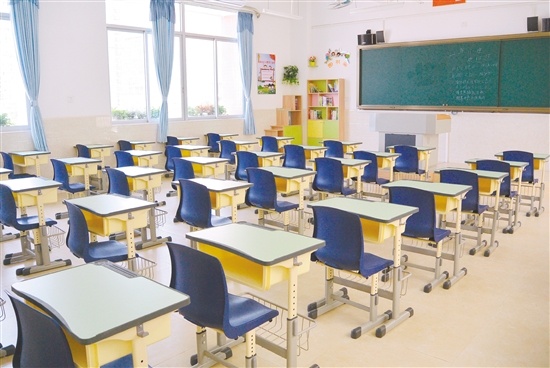 江海区景贤小学漂亮的教室。