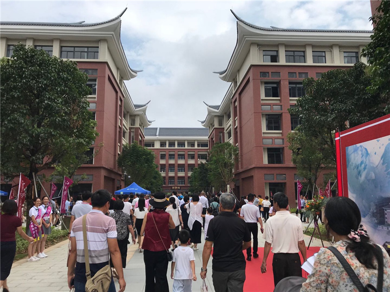 视频直击江门广雅学校开学,1100名新生入读