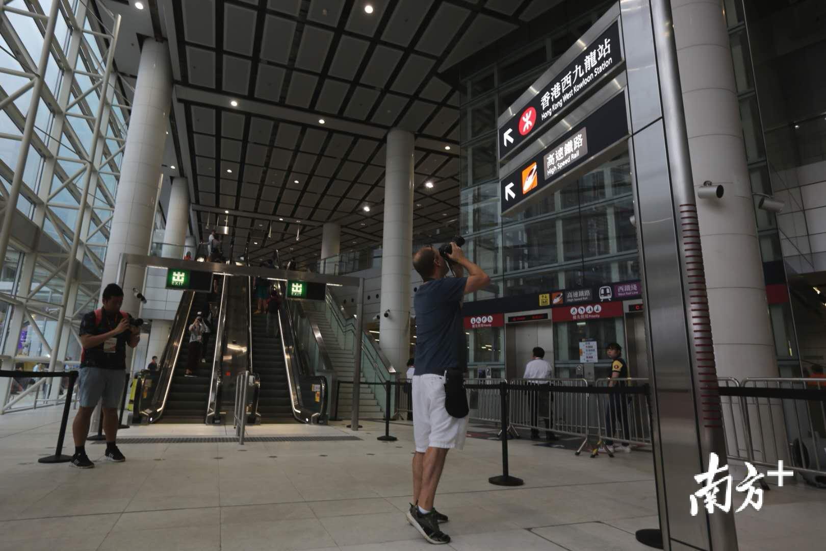 多图"揭秘"香港西九龙站长啥样!