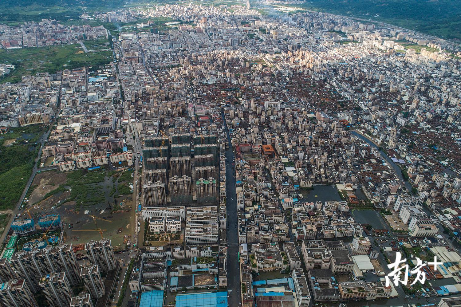 △9月3日，汕头大部分受灾地区水位已经退去，重灾区谷饶华里，仍有1米多深积水。
