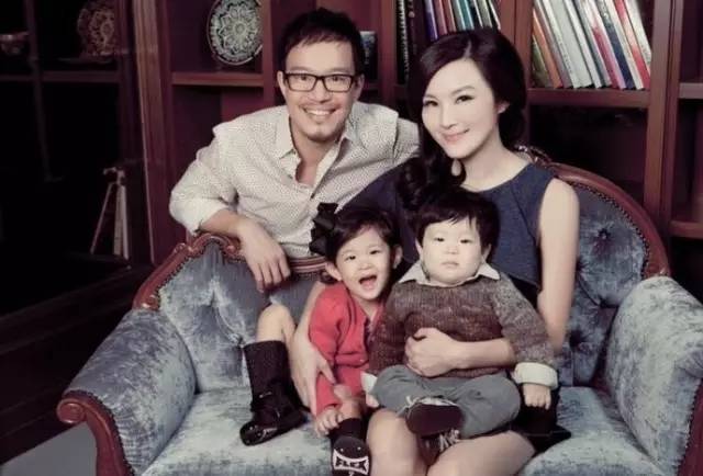 刚回台湾时,他总是被大家称为"刘墉之子",这让他有些无奈,但也坦然.