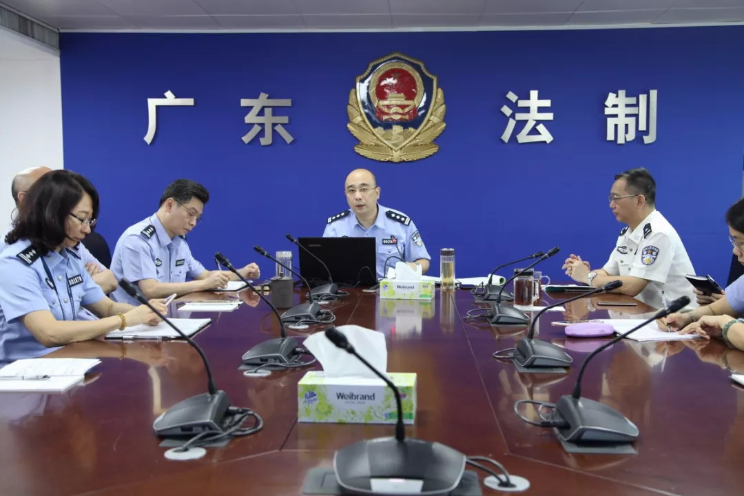 陶文辉同志在总结中指出,王冠中同志对党规党纪的梳理,归纳和讲授,对