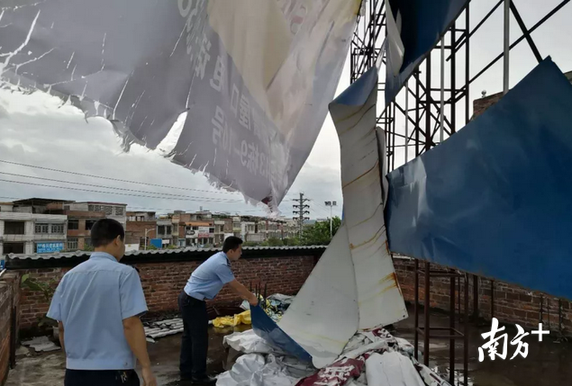 开展隐患巡查和拆除工作。 开展隐患巡查和拆除工作。