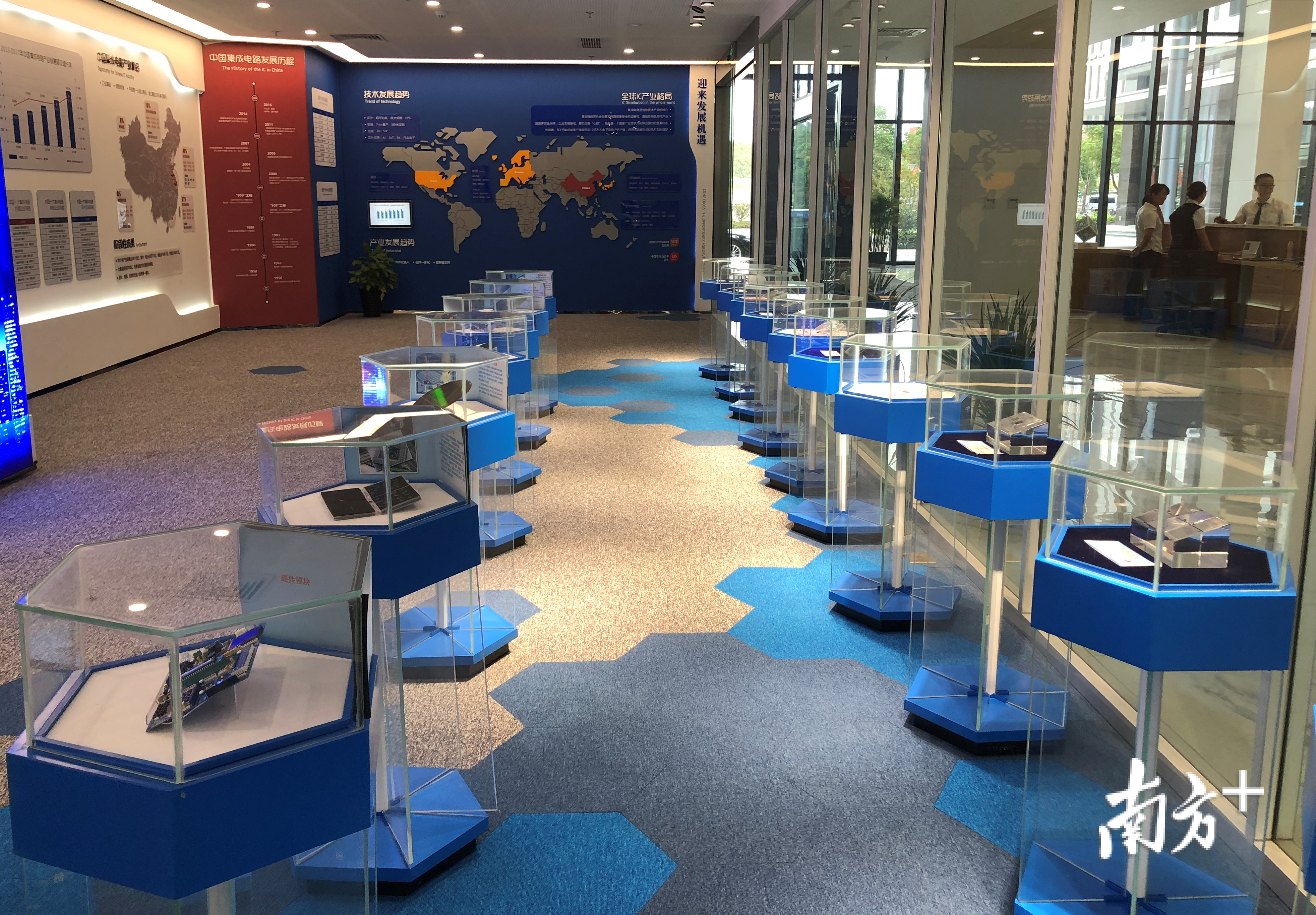 南京集成电路产业服务中心展厅。南方日报记者 蒋晓敏 摄 南京集成电路产业服务中心展厅。南方日报记者 蒋晓敏 摄